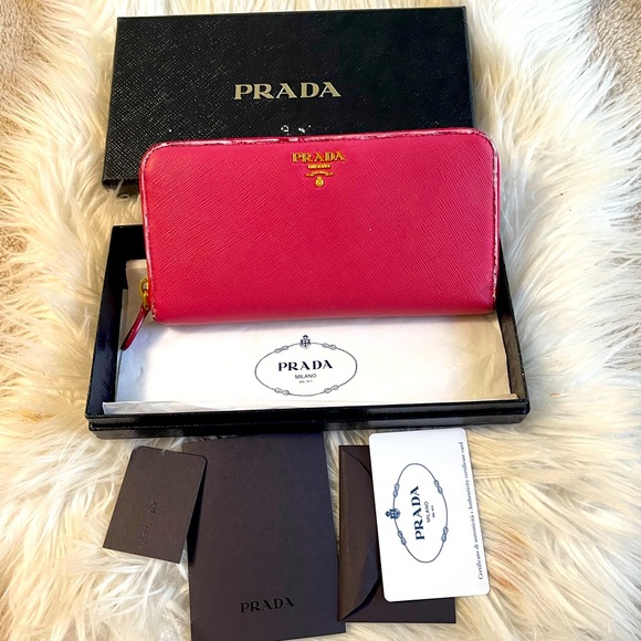 Prada Wallet - Picture 1 of 8